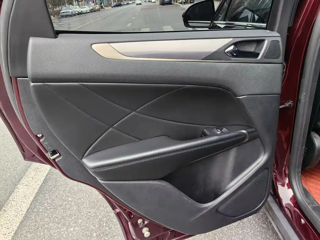 Lincoln MKC 2018 — фото 19