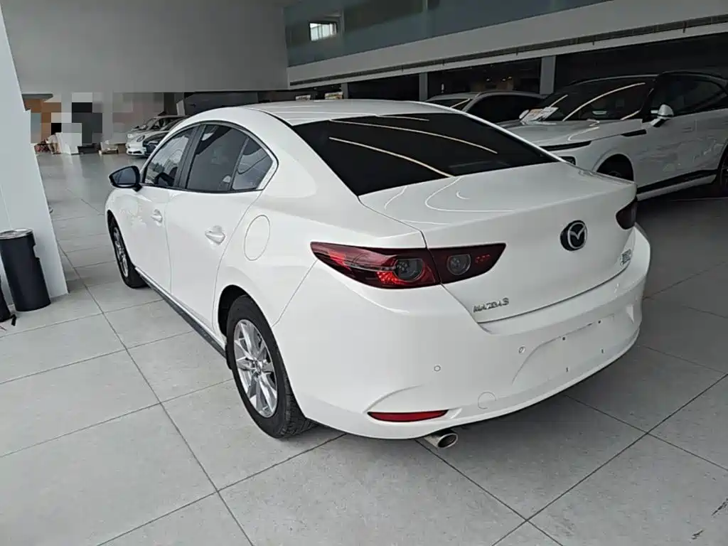 Mazda 3 Axela 2023