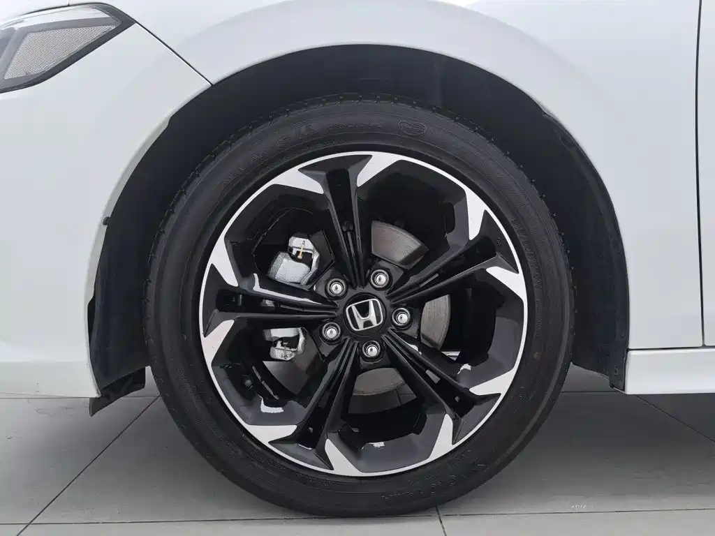 Honda Civic 2025 — фото 17