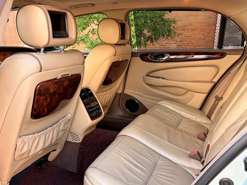 Jaguar XJ 2006 — фото 16