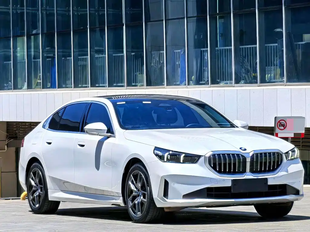 BMW 5 Series 2024