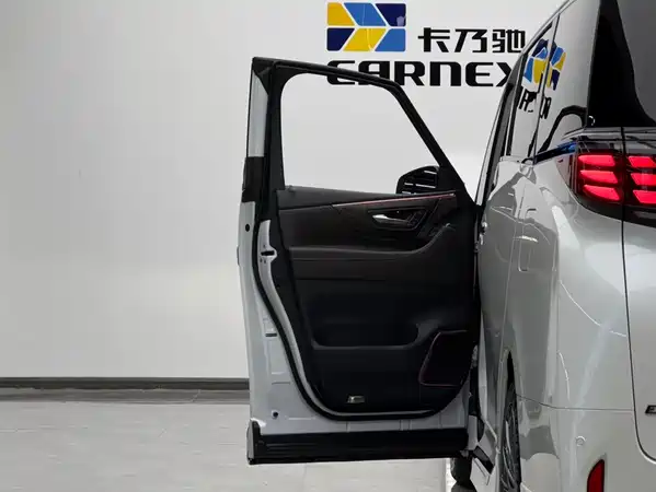 Toyota Alphard 2025