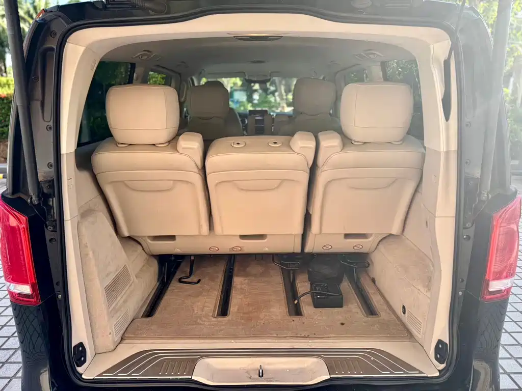 Mercedes-Benz V-Class 2016 — фото 15