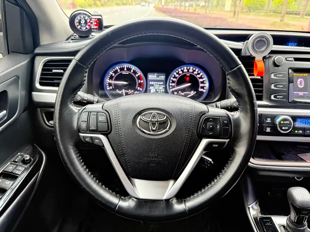 Toyota Highlander 2017 — фото 11