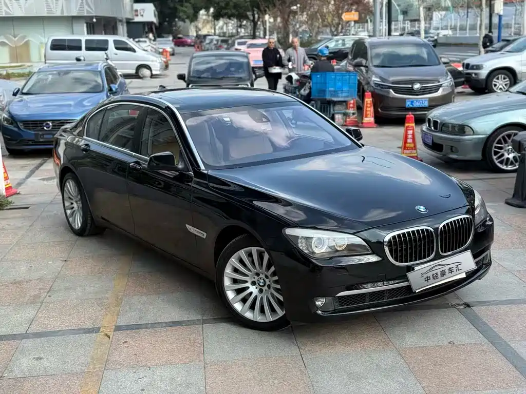 BMW 7 Series 2011 — фото 3
