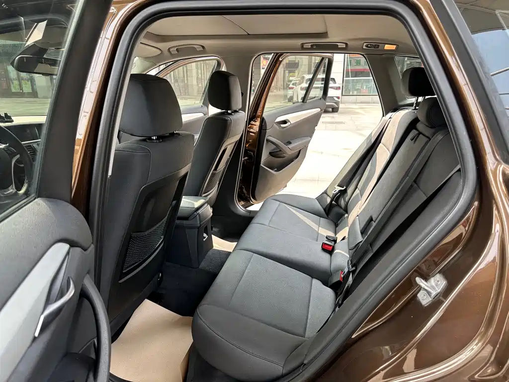 BMW X1 2015 — фото 19