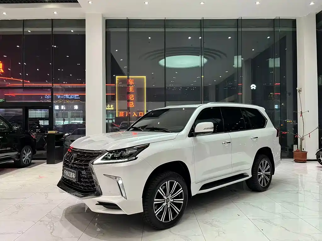 Lexus LX 2020 — фото 1