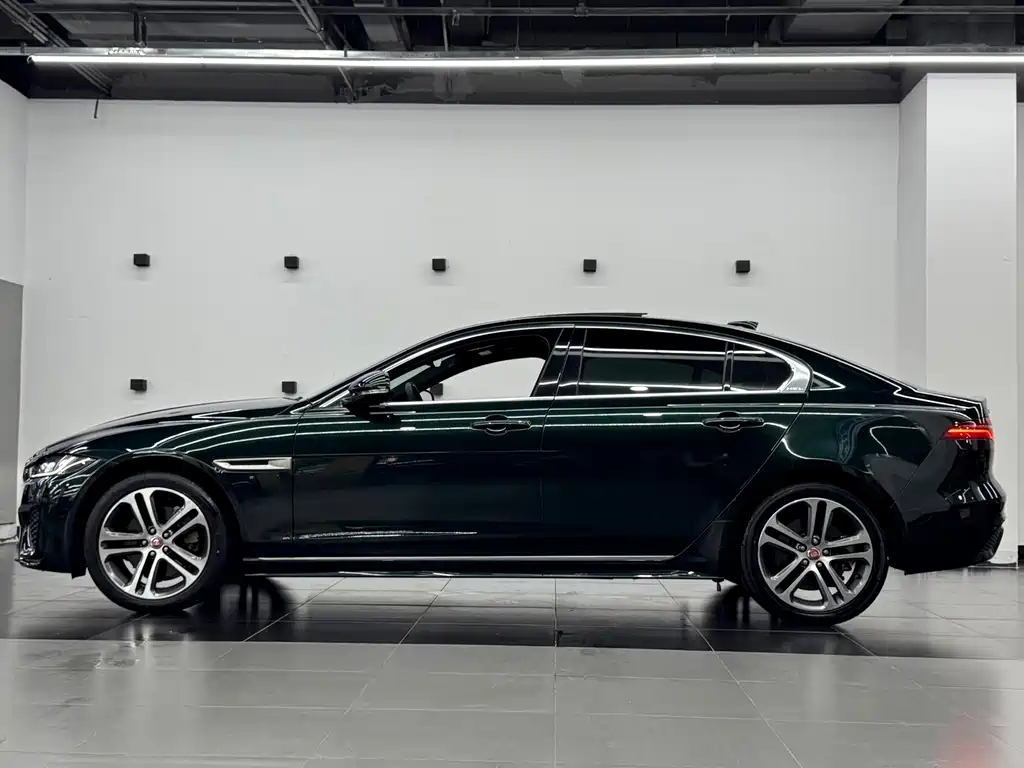 Jaguar XEL 2023 — фото 12