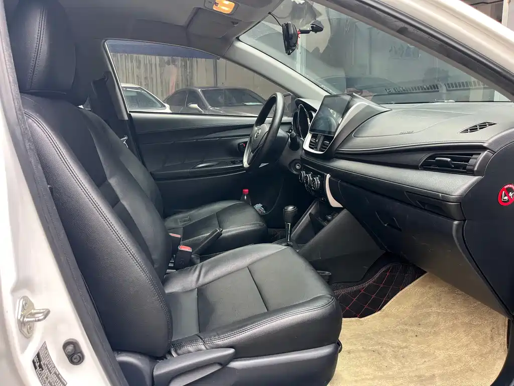 Toyota Yaris L 2018 — фото 11