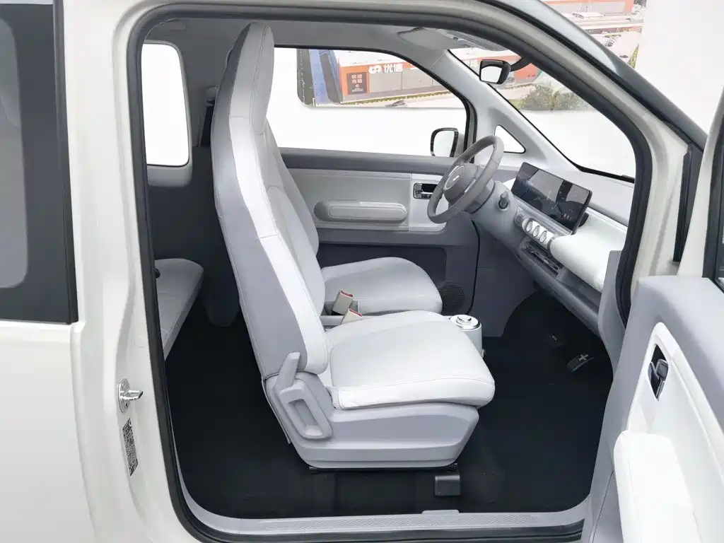 Wuling Air ev Clear Sky 2023 — фото 23