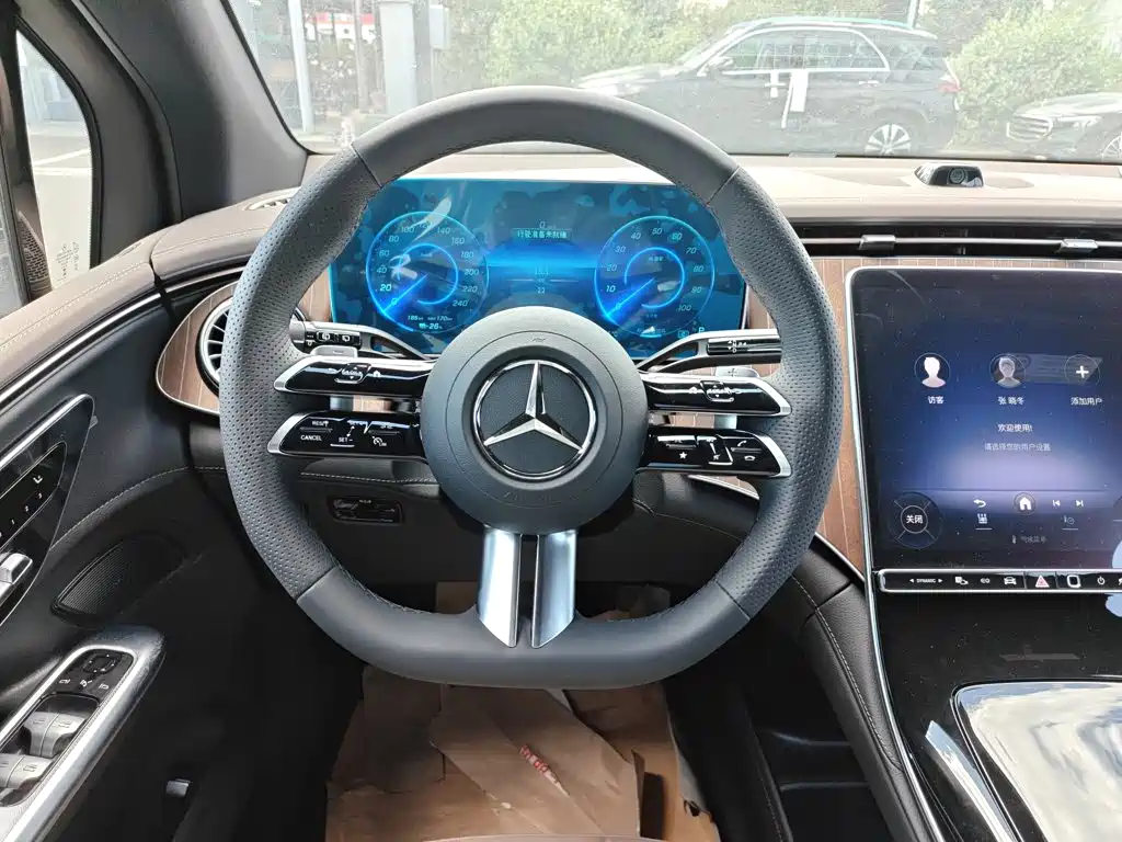 Mercedes-Benz EQE SUV 2025 — фото 3