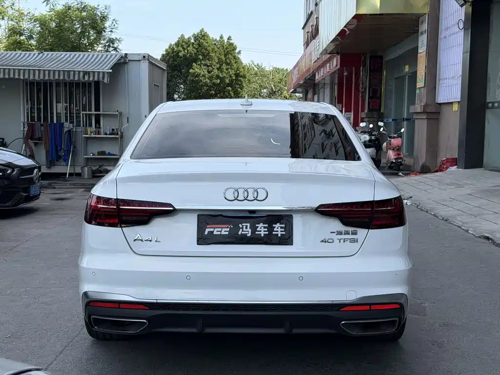 Audi A4L 2023 — фото 14