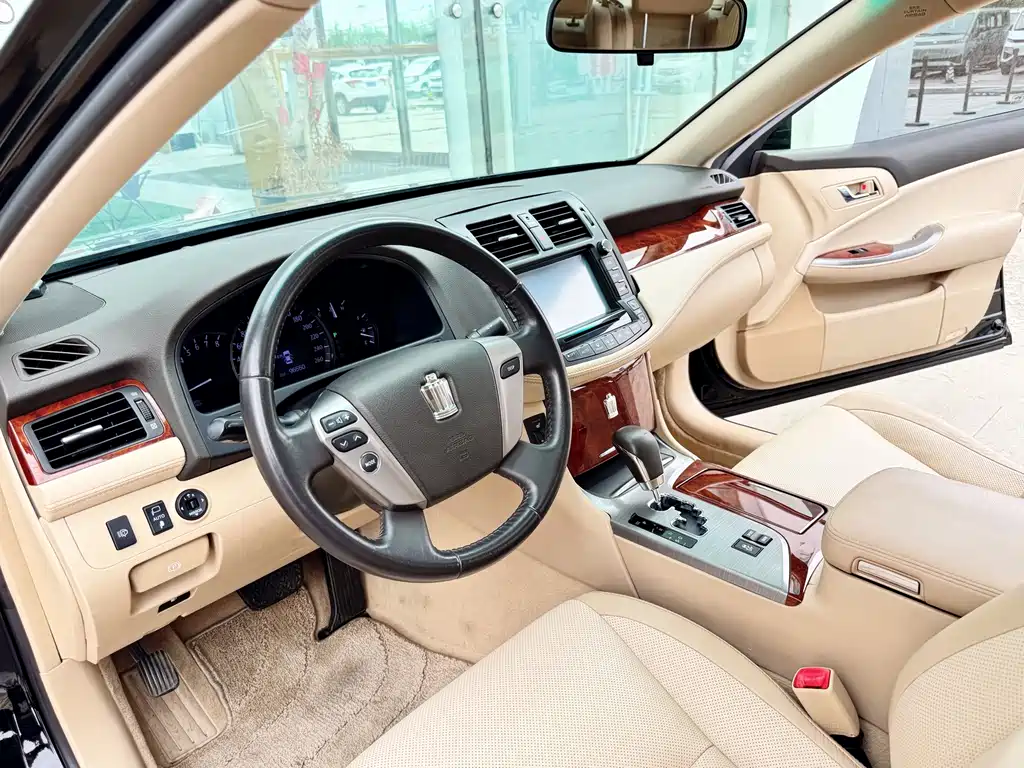 Toyota Crown 2013 — фото 10