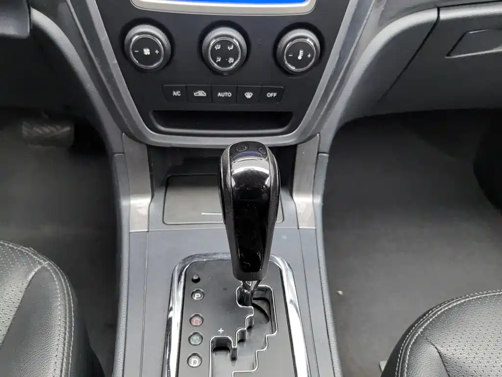 Geely GX7 2013 — фото 13