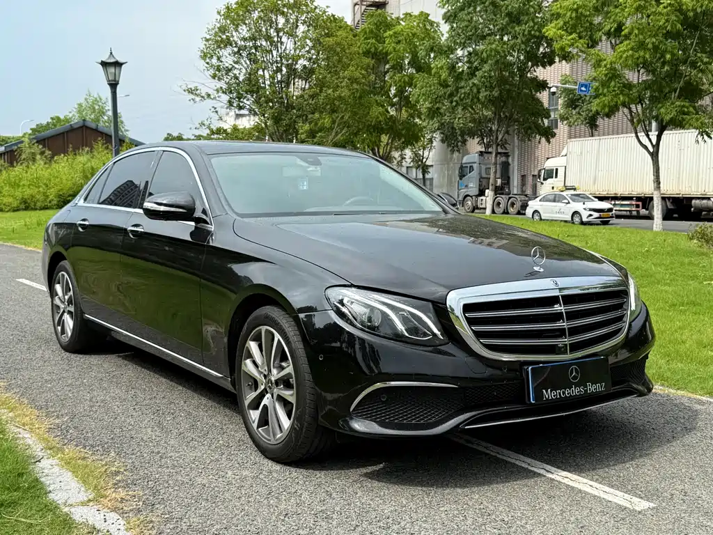 Mercedes-Benz E-Class 2019 — фото 3