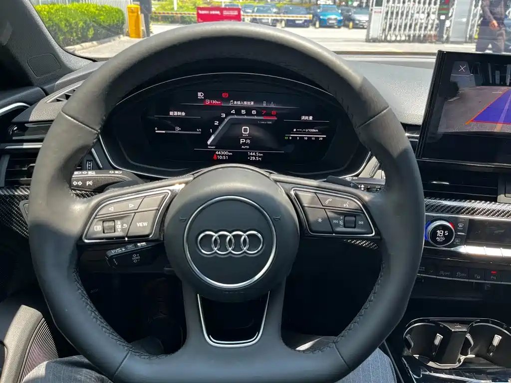 Audi A4L 2023 — фото 16