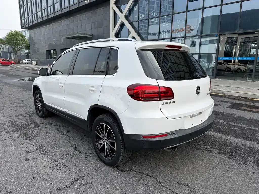 Volkswagen Tiguan 2015 — фото 11