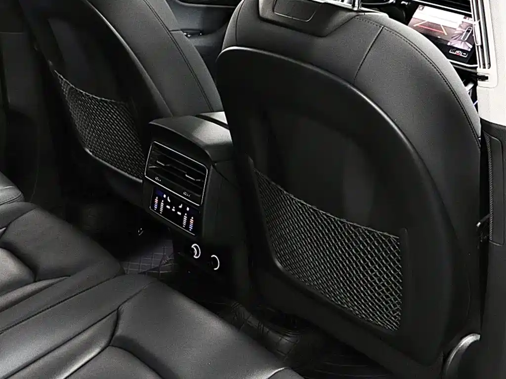 Audi Q7 2020 — фото 17