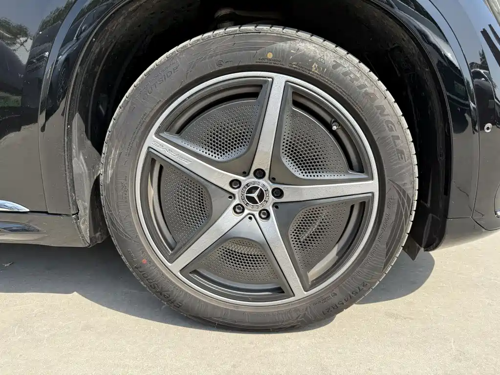 Mercedes-Benz EQS SUV 2023 — фото 15