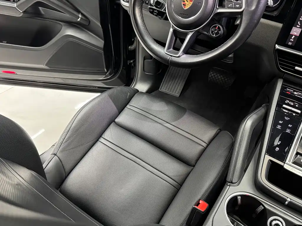 Porsche Cayenne 2018 — фото 14