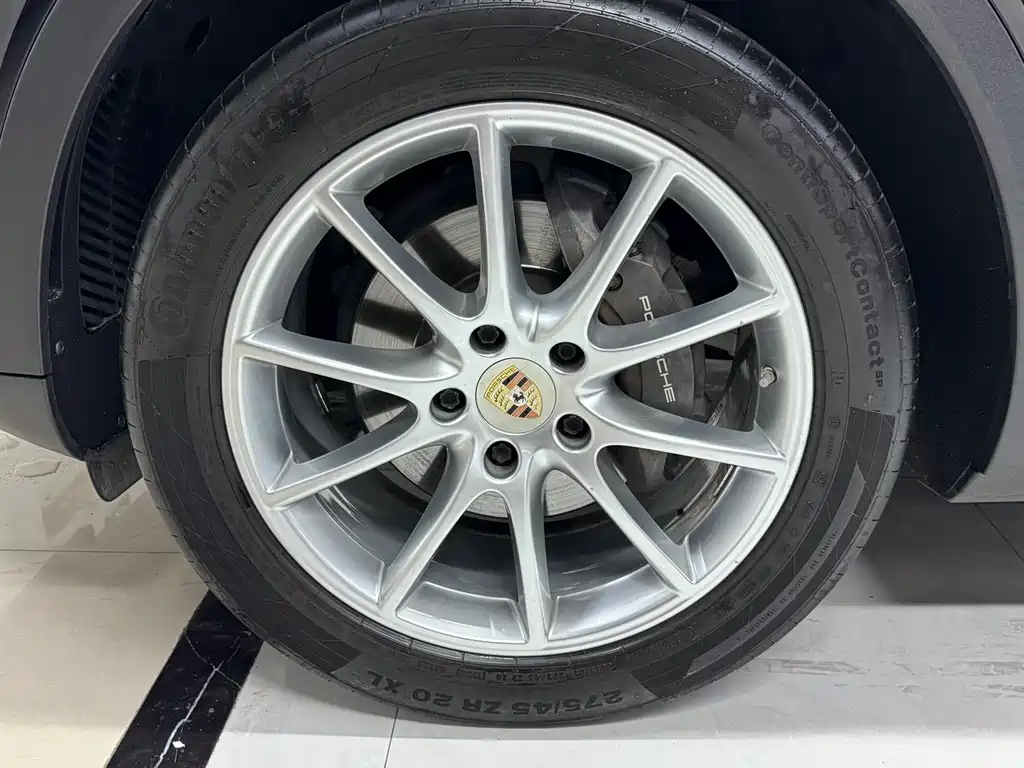 Porsche Cayenne 2018 — фото 21