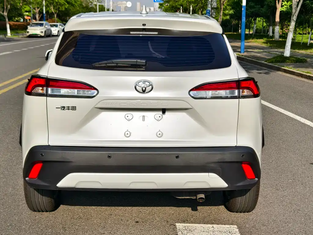 Toyota Corolla Cross 2023 — фото 6