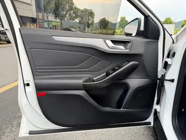 Ford Focus 2023