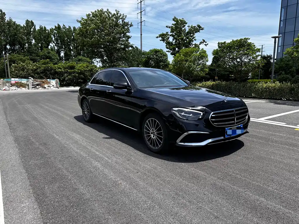 Mercedes-Benz E-Class 2023 — фото 2