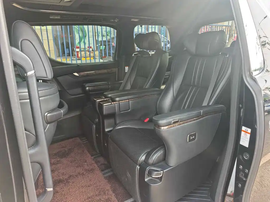 Toyota Alphard 2018 — фото 4
