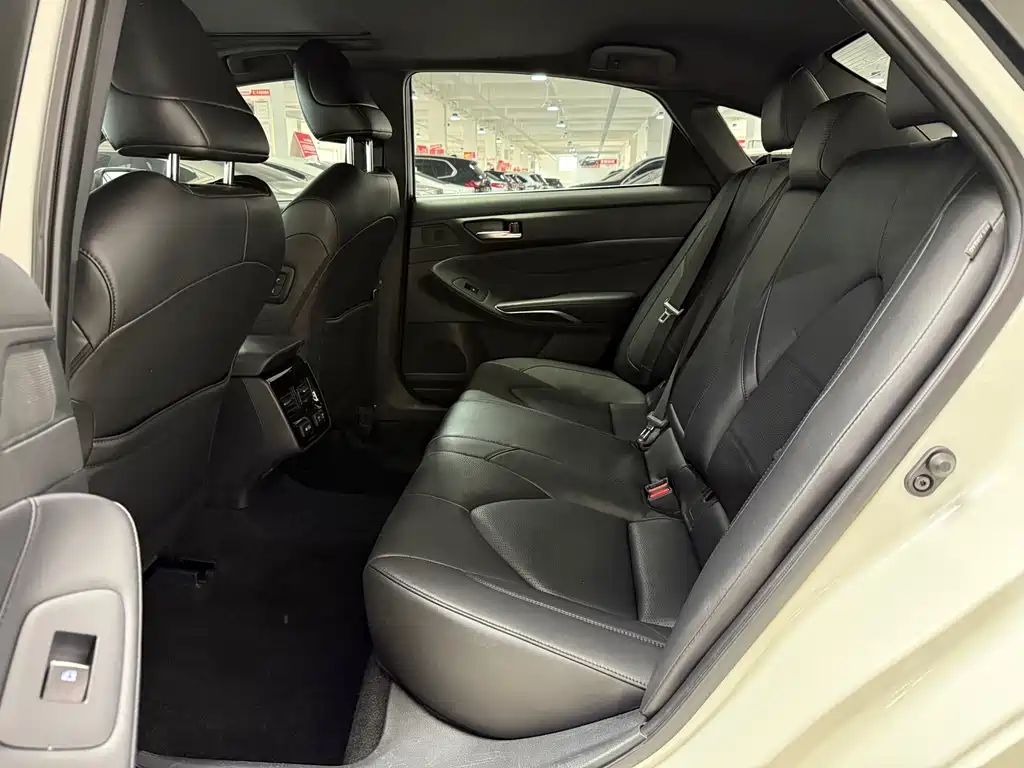 Toyota Avalon 2019 — фото 10