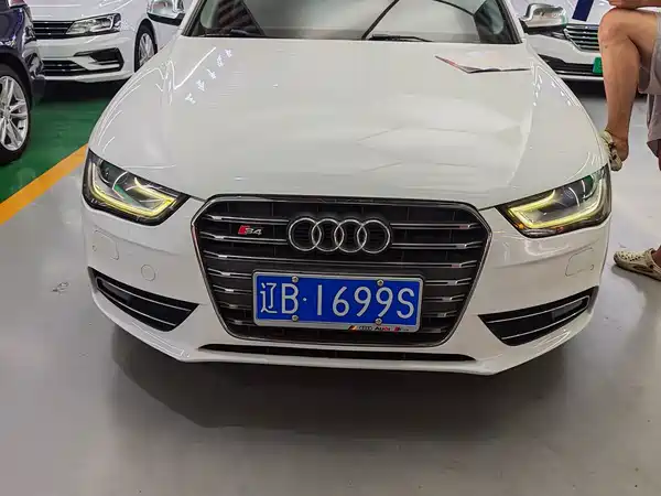 Audi A4L 2014