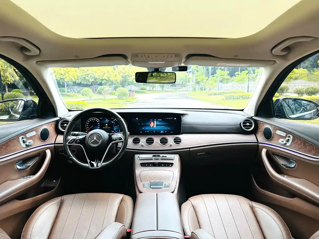 Mercedes-Benz E-Class 2022 — фото 11