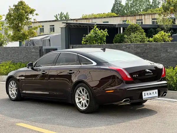 Jaguar XJ 2013
