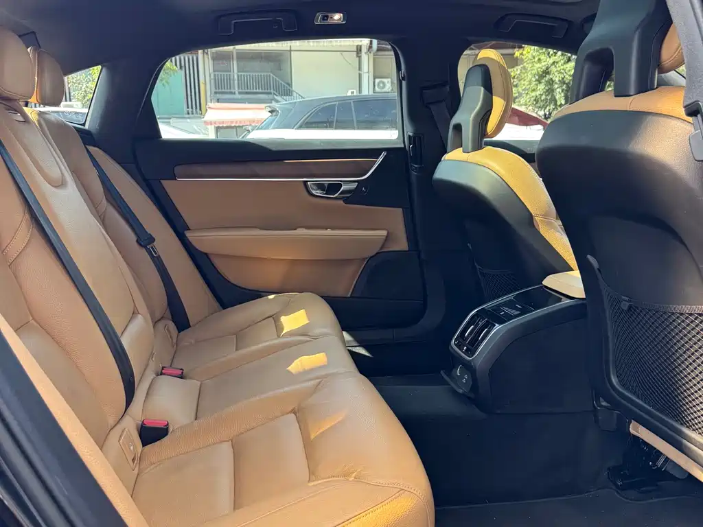 Volvo S90 2018 — фото 19