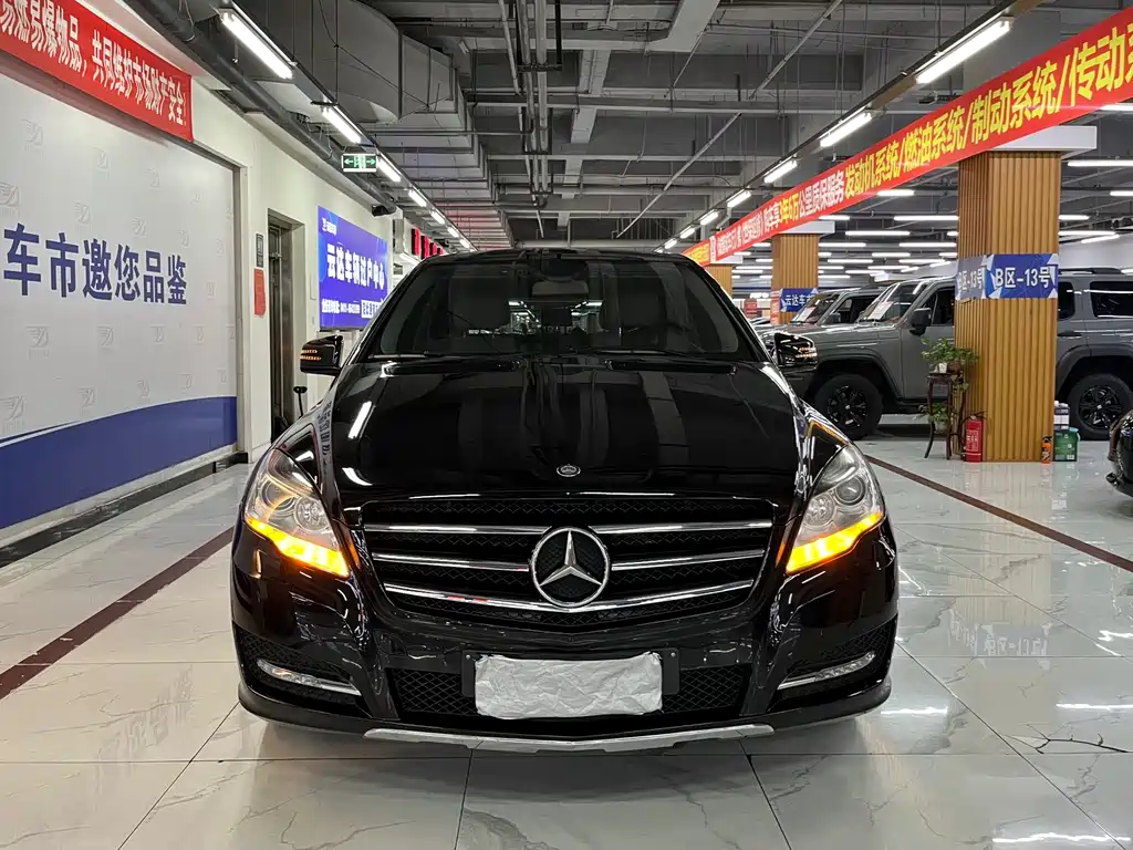 Mercedes-Benz R-Class 2016 — фото 1