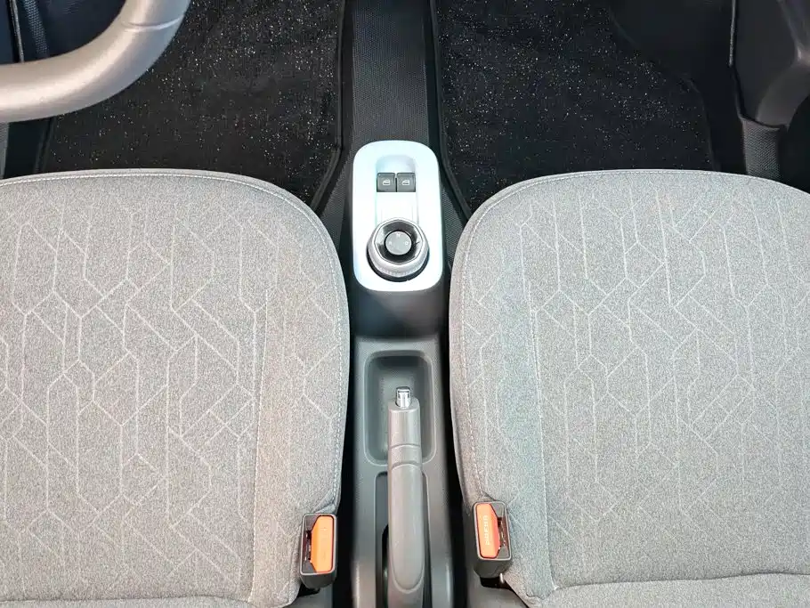 Geely Galaxy Panda 2025 — фото 16