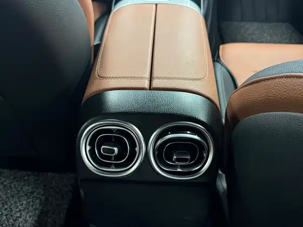 Mercedes-Benz C-Class 2022