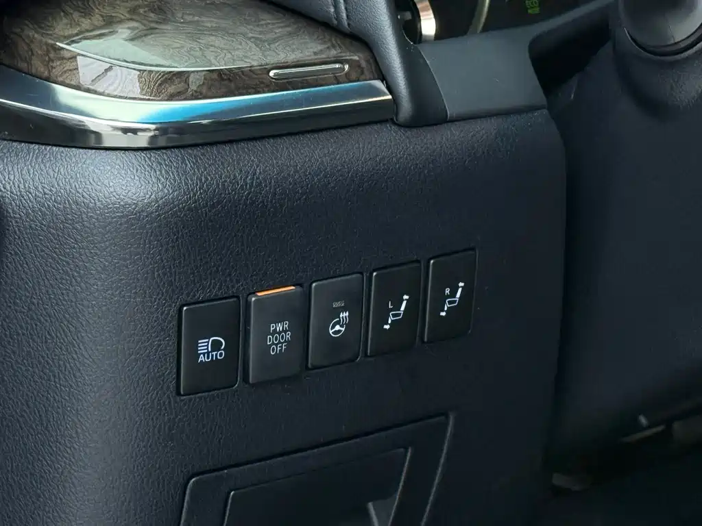 Toyota Vellfire 2020 — фото 7