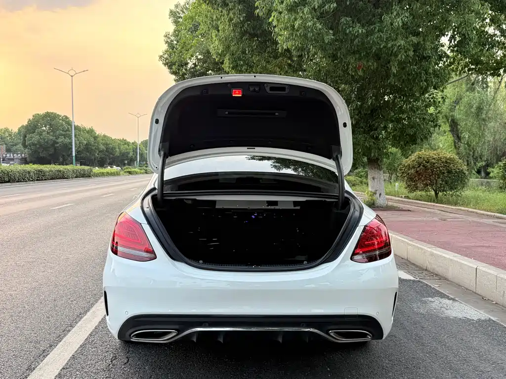 Mercedes-Benz C-Class 2019 — фото 18
