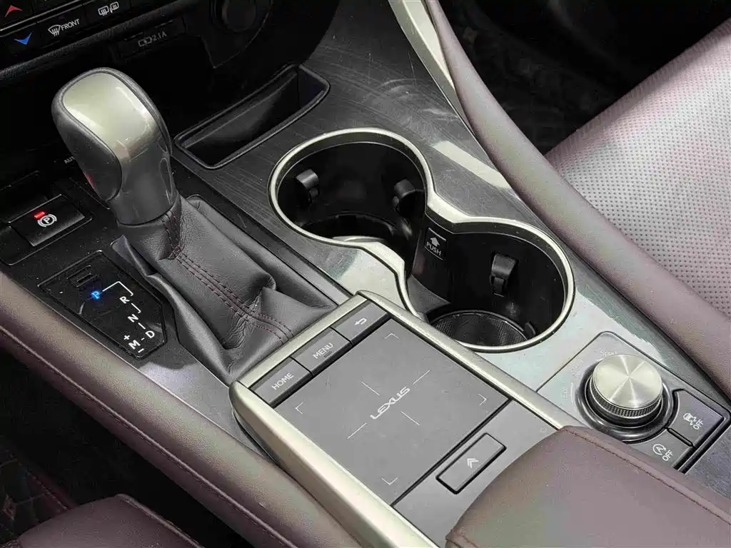 Lexus RX 2022 — фото 10