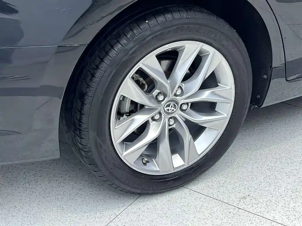 Toyota Avalon 2022 — фото 10