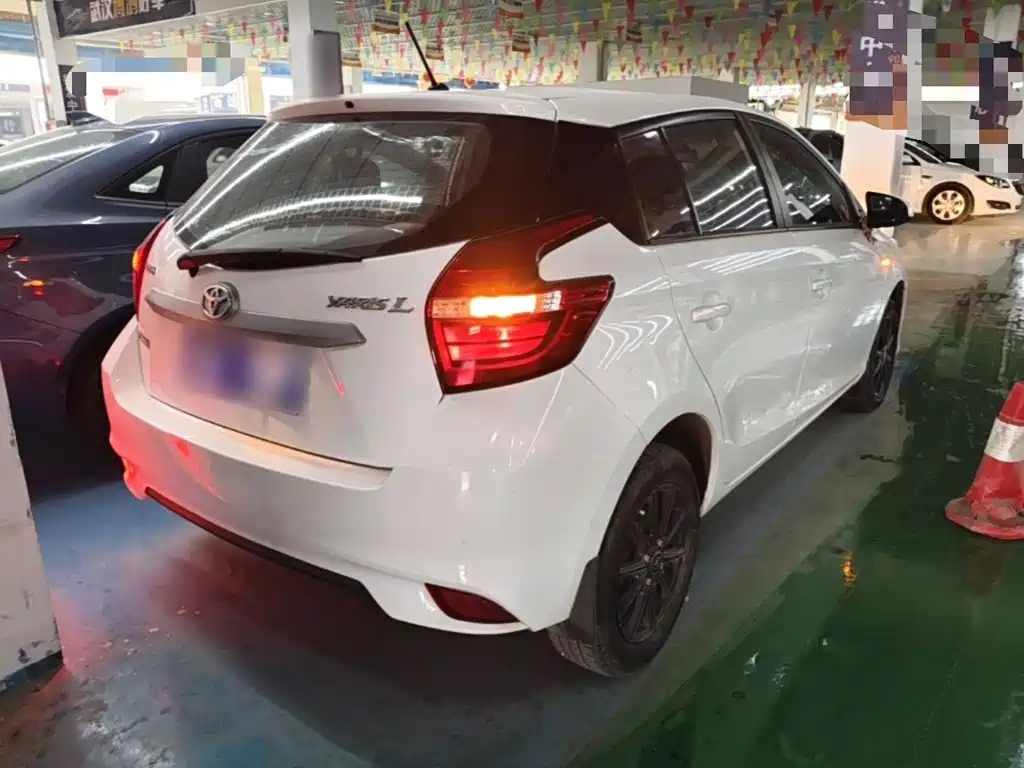 Toyota Yaris L 2019 — фото 7