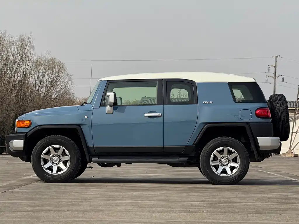 Toyota FJ Cruiser 2018 — фото 4