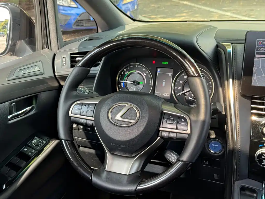 Lexus LM 2020 — фото 22