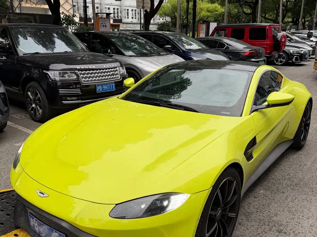 Aston Martin V8 Vantage 2018