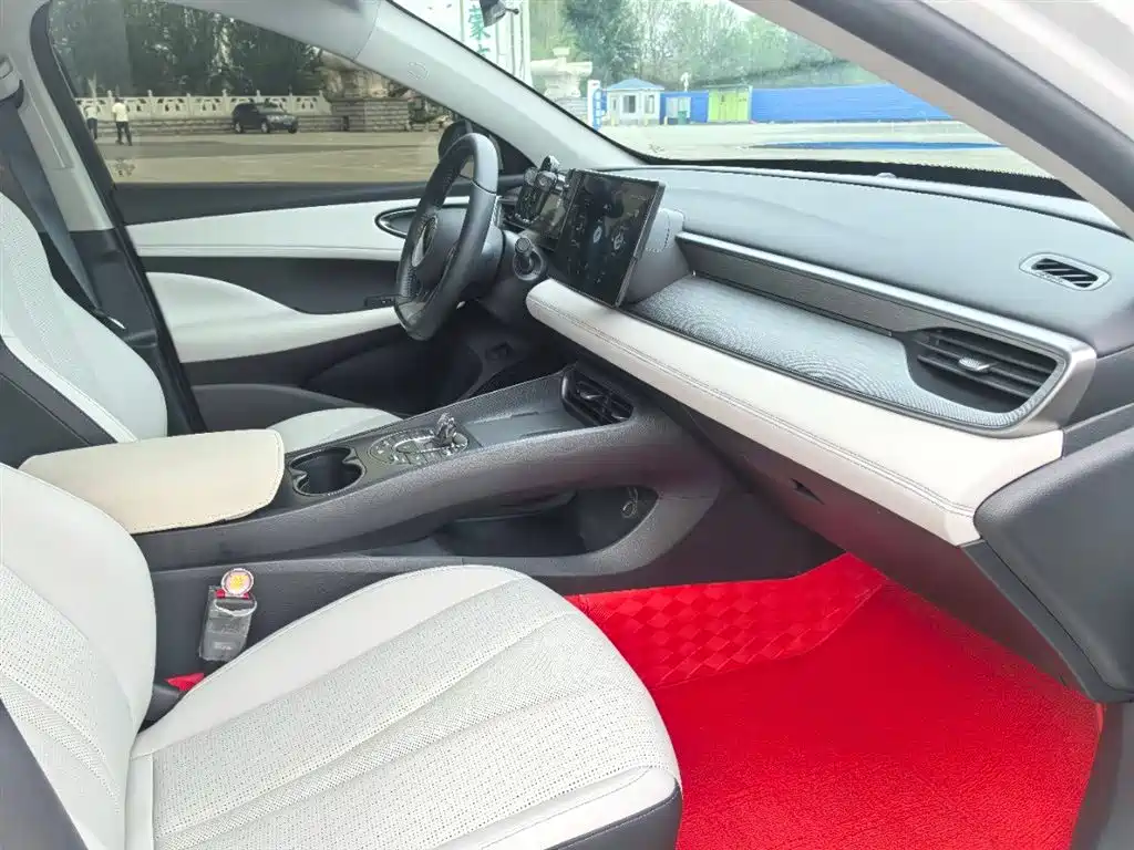 BYD Seal 05 DM-i 2025 — фото 6
