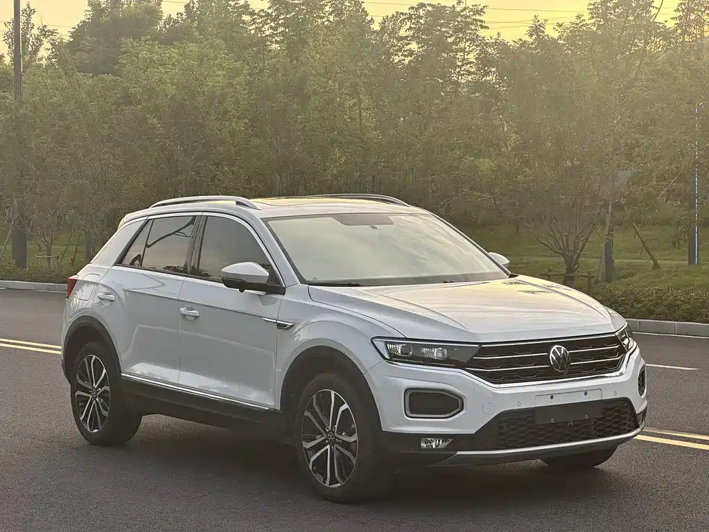 Volkswagen T-Roc 2023 — фото 3