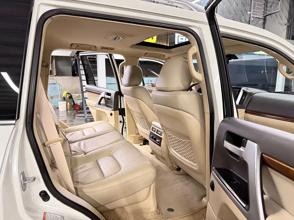 Toyota Land Cruiser 2016 — фото 12