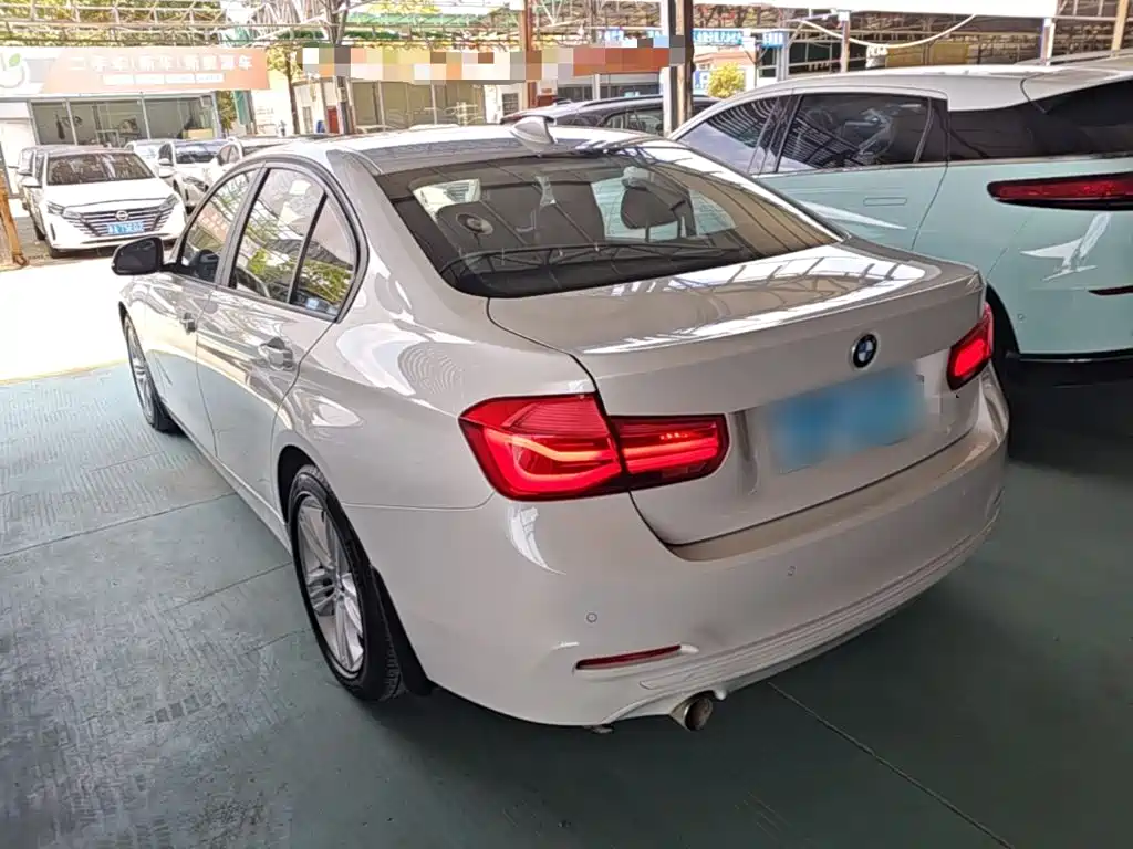 BMW 3 Series 2017 — фото 23