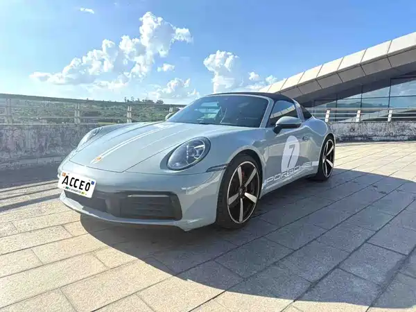 Porsche 911 2021